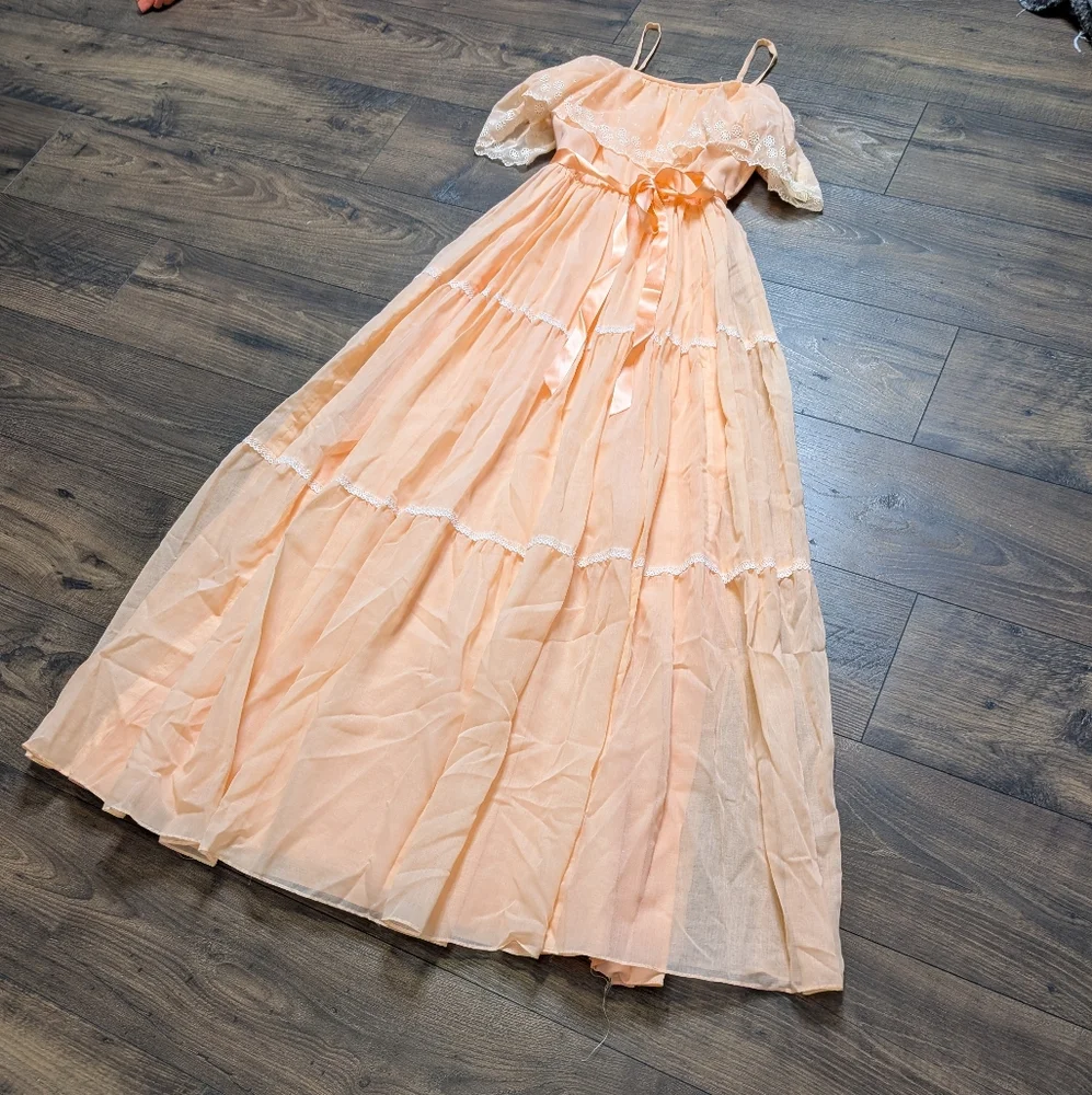 NWT Vintage Saks Fifth Avenue Peach Ruffle Tiered Maxi Dress Size XS/Small - Picture 1 of 11